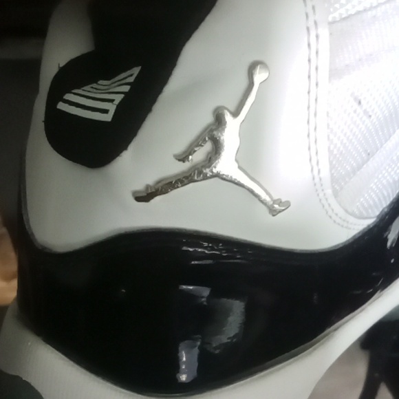 Retro Jordan 11's mid hight white and blac size 13 - Picture 10 of 10
